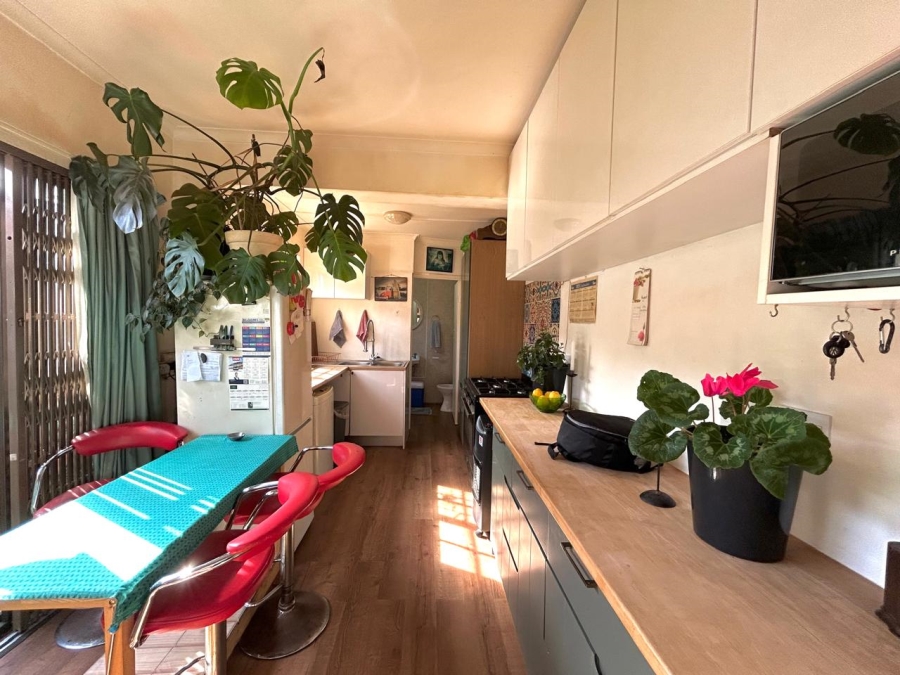 1 Bedroom Property for Sale in Sea Point Western Cape